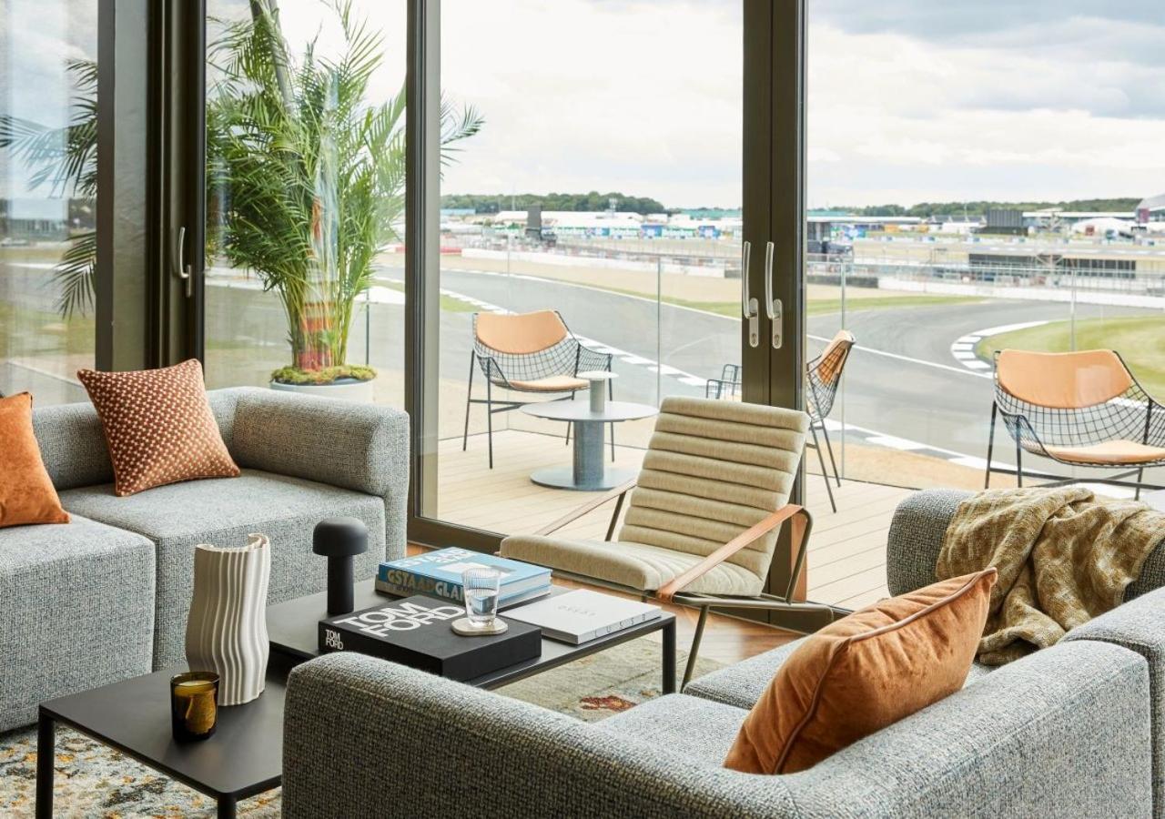 Escapade Silverstone Towcester Exterior foto
